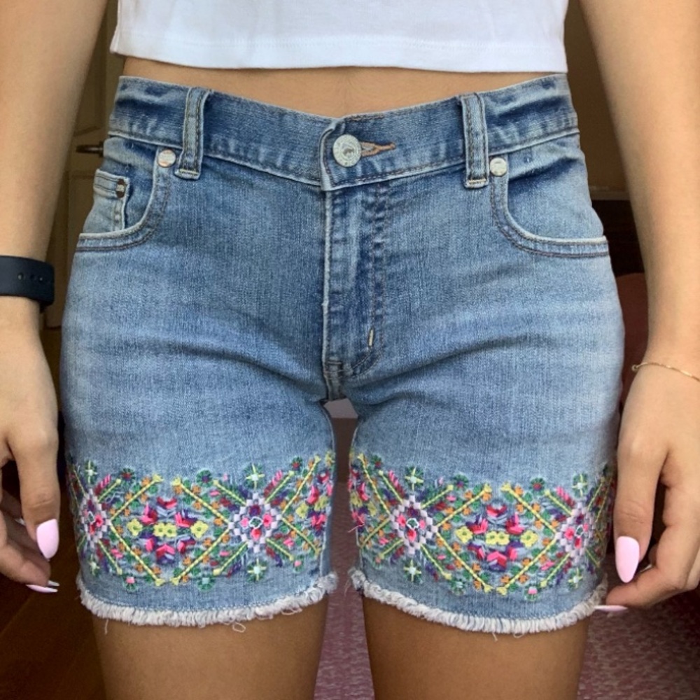 Peek Girls Griffin Embroidered Denim Shorts NEW
